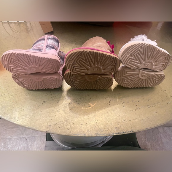 Toddler Uggs size 7 - Picture 2 of 6
